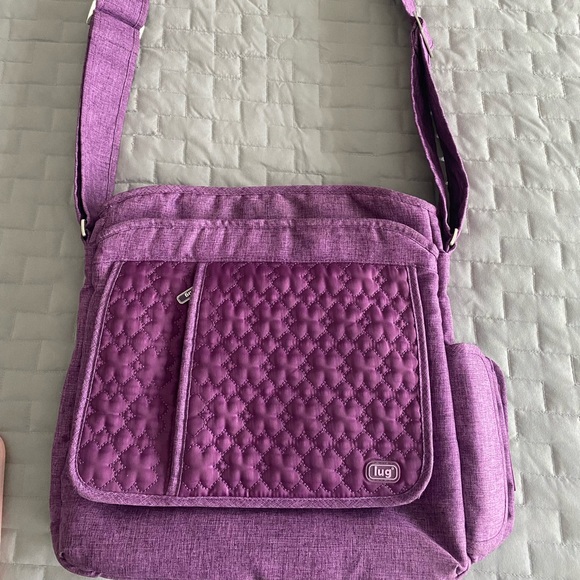 Lug Crossbody With Water Bottle Holder